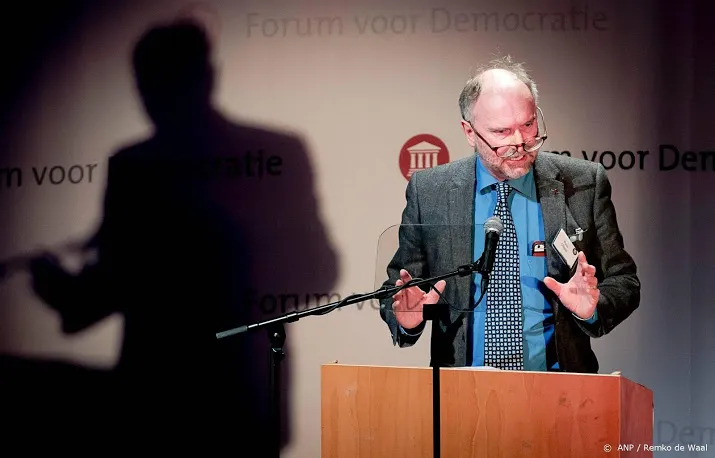 cliteur fvd moet nieuwe zuil bouwen