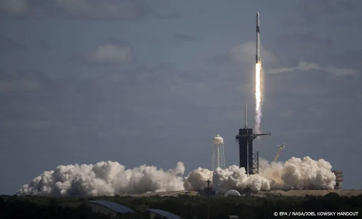 cnbc waarde ruimtebedrijf spacex geschat op 137 miljard dollar