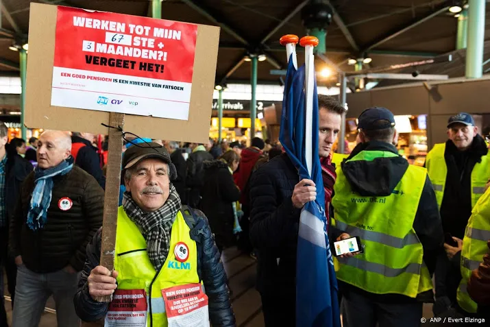 cnv beveiligers schiphol vrezen besmetting