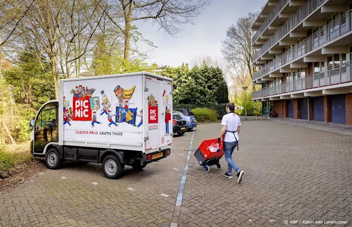 cnv mogelijk naar rechter na uitzondering picnic op supermarkt cao