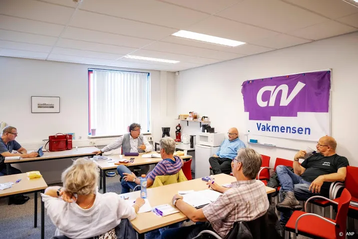 cnv onderzoek werkstress neemt toe naarmate crisis langer duurt