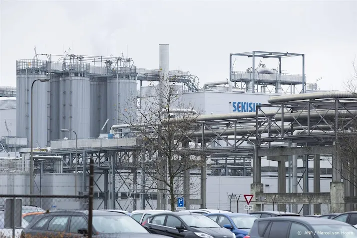 co2 uitstoot grote industrie sterkst afgenomen in vijftien jaar