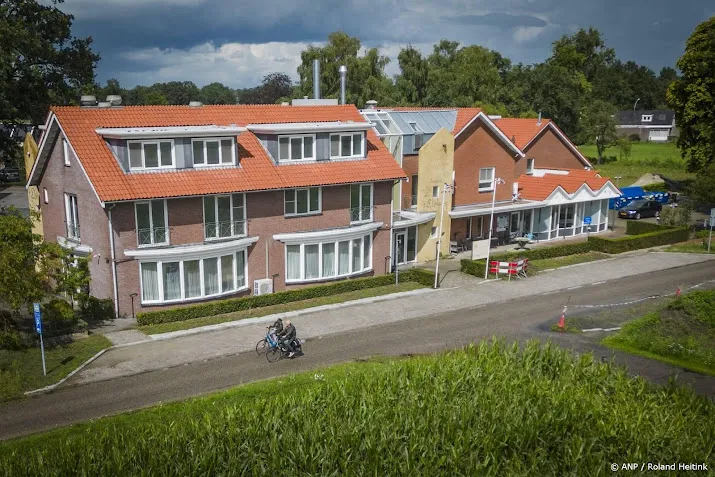coa belang doorgang van asielhotel albergen is groot