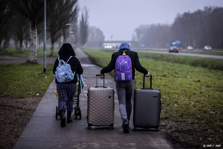 coa dertig asielzoekers voor de nacht naar opvang stadskanaal