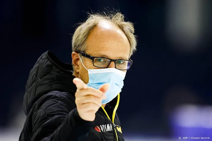 coach orie thialf zou geweldig decor zijn voor wk afstanden
