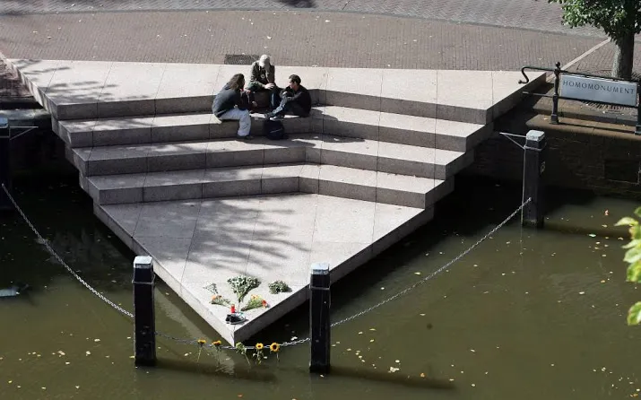 coc prijs voor homomonument amsterdam