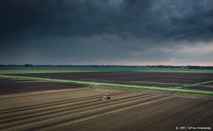 code geel in deel van het land vanwege regen en harde wind