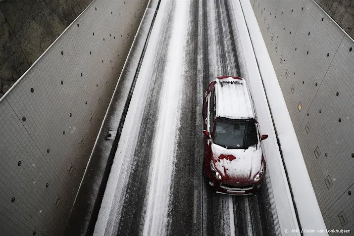 code geel in groot deel van het land om gladheid door sneeuw