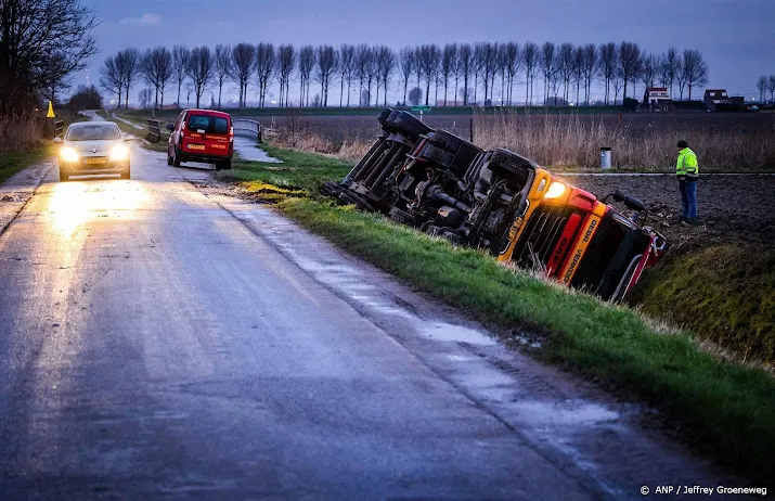 code geel in groot deel van het land om gladheid op de weg