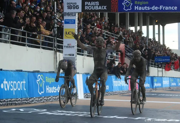 colbrelli wint parijs roubaix van der poel derde