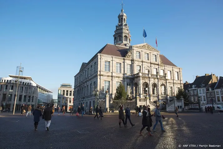 college onder vuur in spionageaffaire