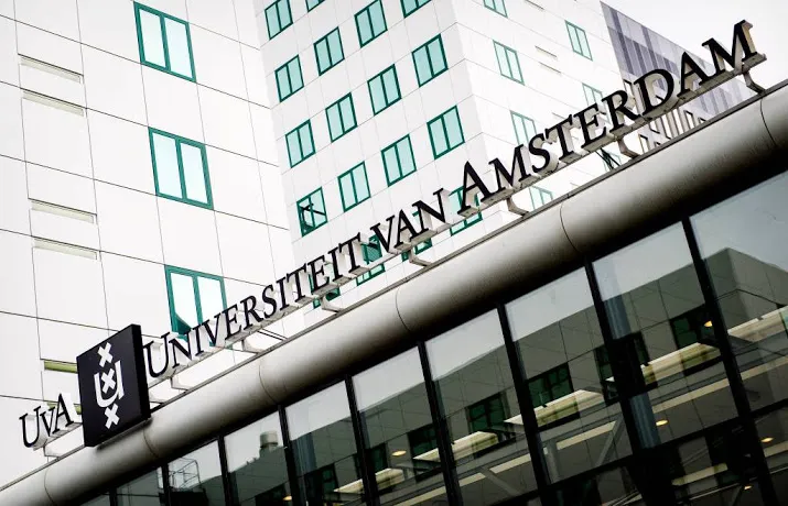 colleges buiten uit protest