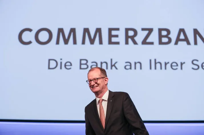 commerzbank na dertig jaar uit dax index