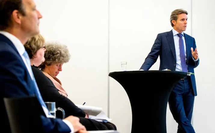 commissie onderzoekt accountancysector