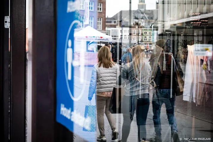 consumenten hebben iets meer vertrouwen in economie