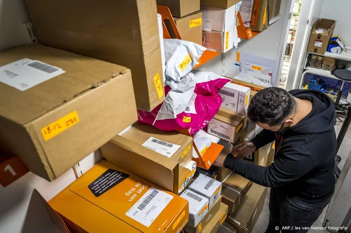 consumenten meer geld kwijt aan kleine pakketjes van buiten de eu