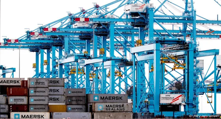 containers helpen rotterdam aan overslagrecord