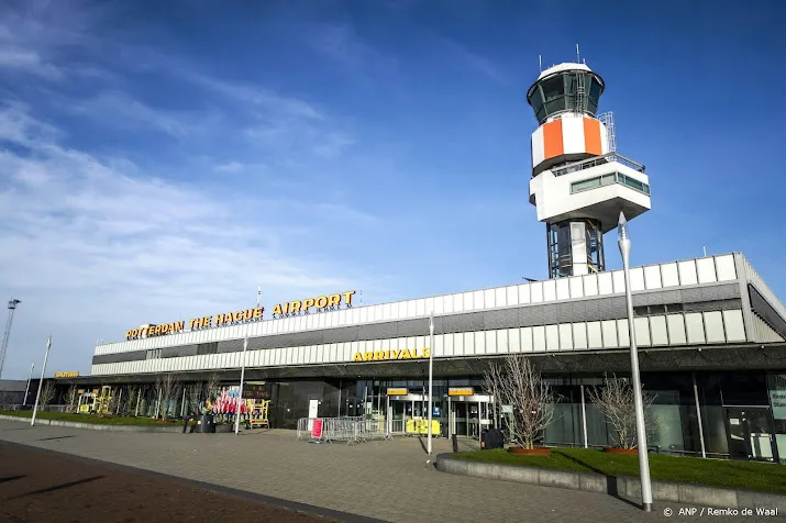 corendon wil uitwijken naar rotterdam voor schipholvluchten