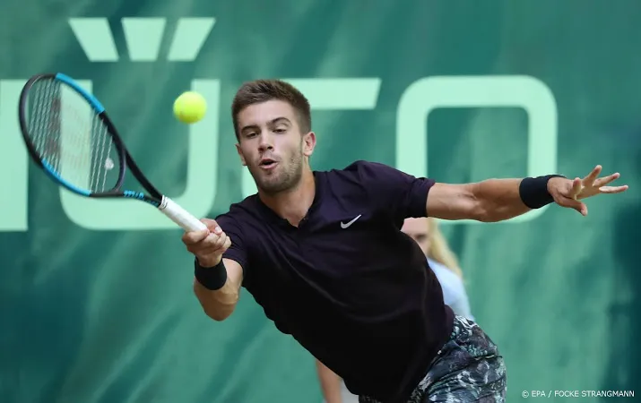 coric meldt zich af in new york