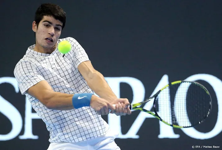 corona houdt spaanse tennisser alcaraz van daviscup finals