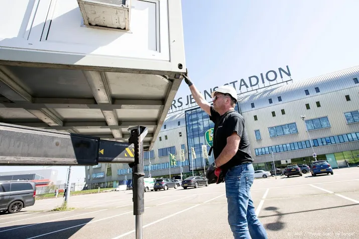 corona opvang vertrekt bij stadion ado den haag