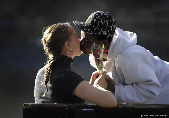 coronacrisis legt liefdesleven deel jongeren stil