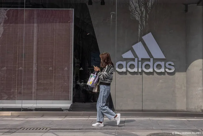 coronalockdowns vietnam kosten adidas 400 miljoen aan omzet