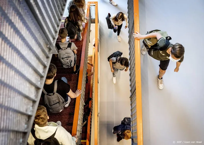 coronaregels op middelbare scholen blijven nog gelden