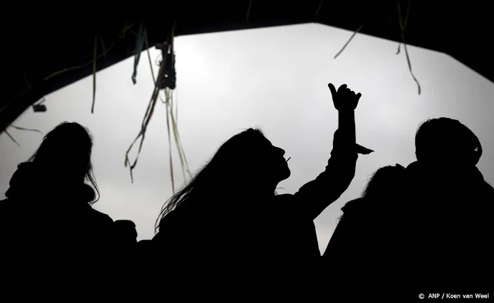 coronaregels voor evenementen minder streng dan omt adviseerde