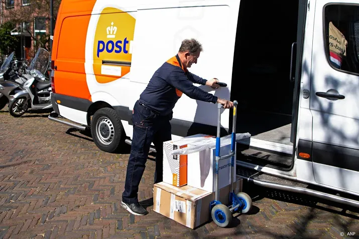 coronashopper helpt postnl aan hogere omzet