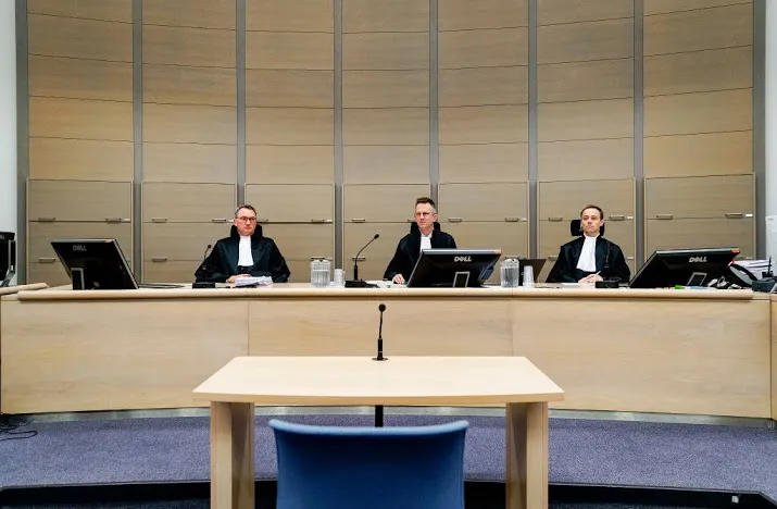 corruptieproces dienstautos is een show