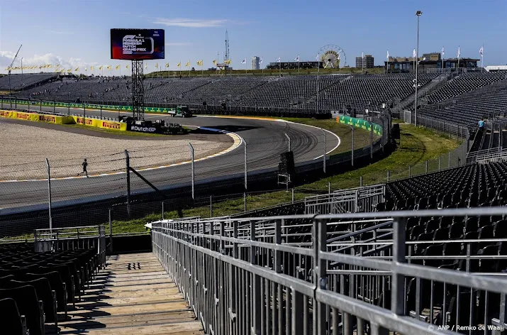 coureurs waakzaam voor gladder circuit zandvoort door regen