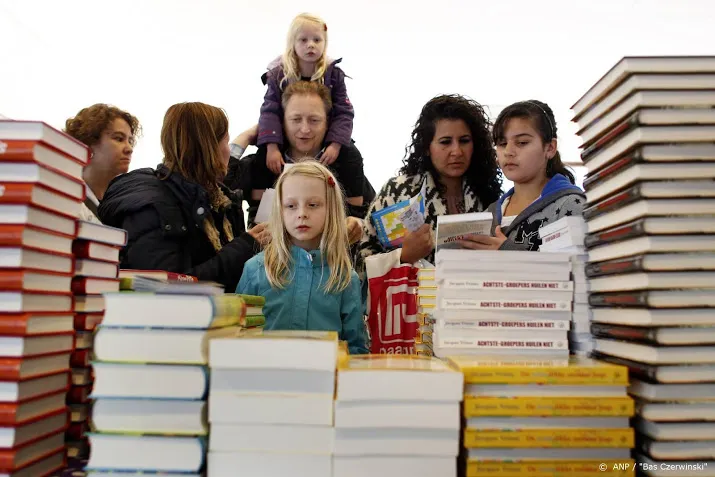 cpnb verlengt boekenweek tot april vanwege coronacrisis