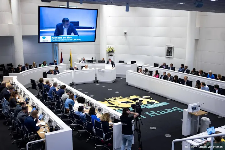 crisis bezworen haagse coalitie wil met hele oppositie praten