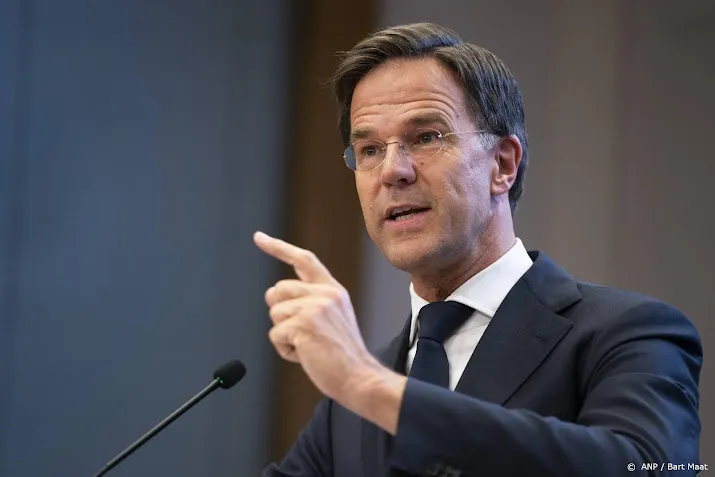 crisisoverleg tussen rutte en bewindslieden over afghanistan