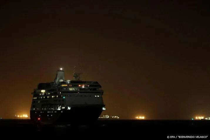 cruiseschip zaandam mag aanmeren in florida