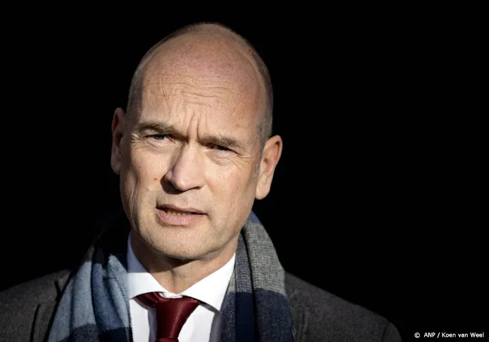 cu leider segers liet formatiedocument in trein liggen