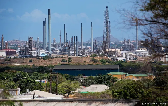 curacao praat over overname raffinaderij