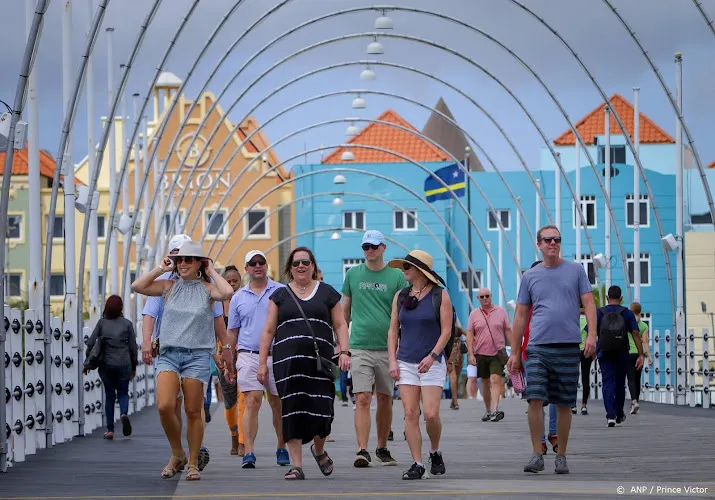 curacao voert avondklok in vanwege tropische storm