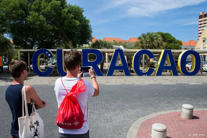 curacaose ministers komen toch naar den haag