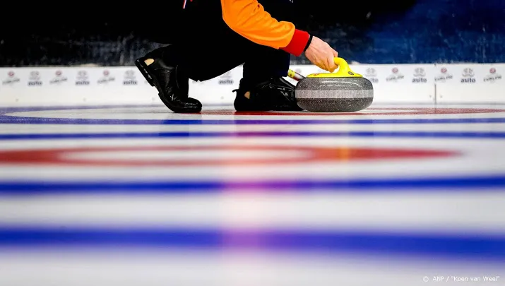 curlingmannen beginnen ek met nederlaag