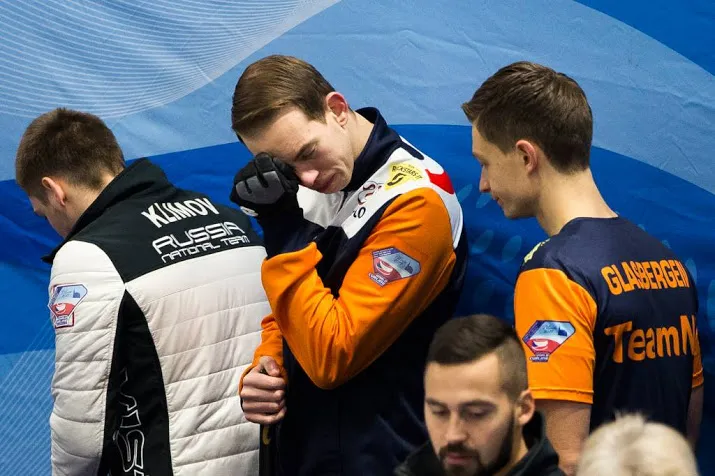 curlingmannen opnieuw ten onder op ek