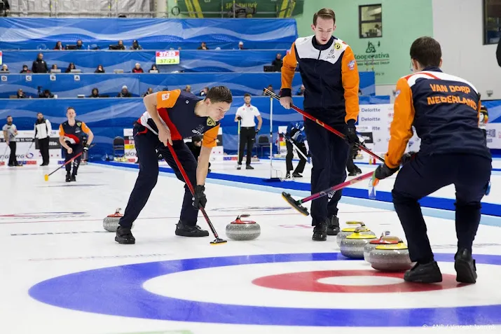 curlingmannen verliezen ook van canada op wk