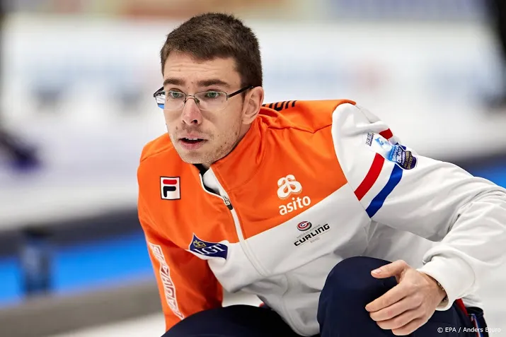 curlingmannen verliezen op wk ook van schotland