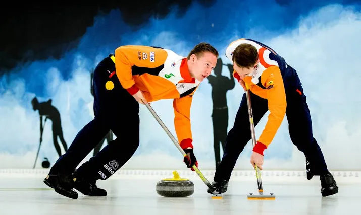 curlingmannen verliezen weer in verlenging