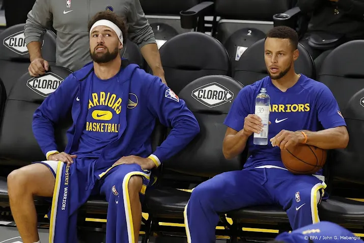curry begint nieuwe nba seizoen met triple double tegen lakers