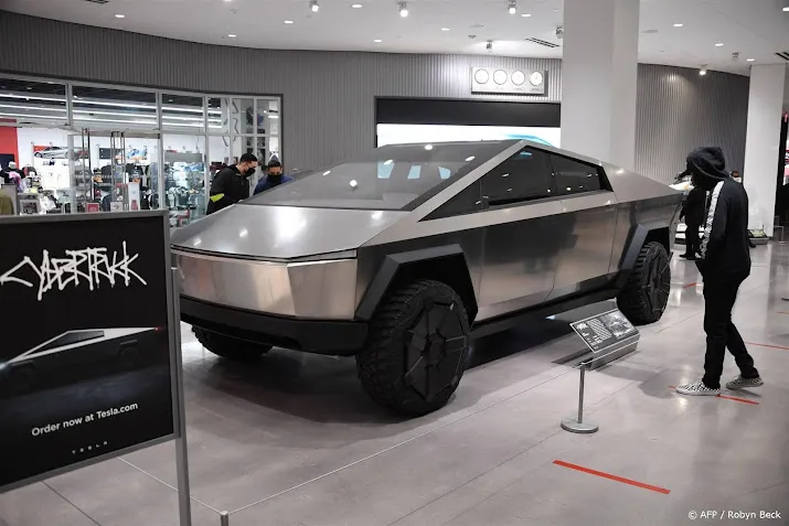 cybertruck tesla komt met veel vertraging op de markt