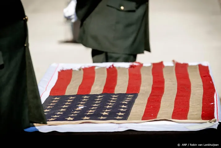 d day vlag twee weken te zien in kunsthal