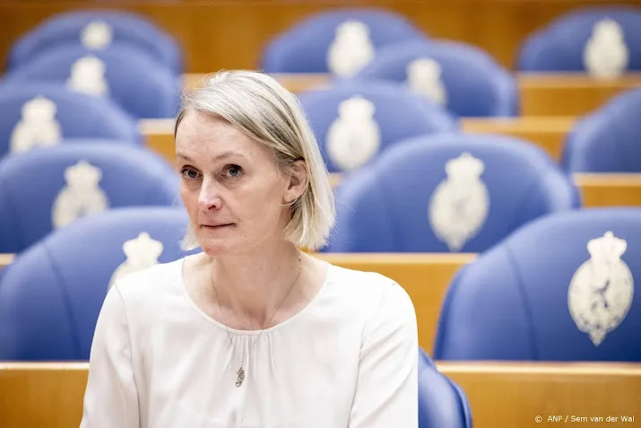 d66 komt met initiatief om x te regelen in paspoort