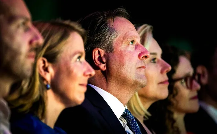 d66 voorman pechtold maakt aftreden bekend